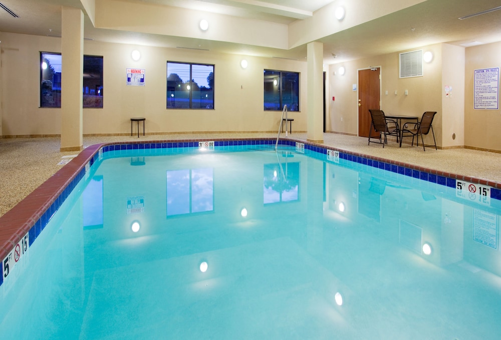 holiday inn express hotel and suites mount airy by ihg