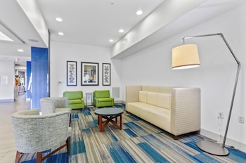 Holiday Inn Express Hotel & Suites Mount Airy By Ihg,Surry County>>Mount Airy,3 star