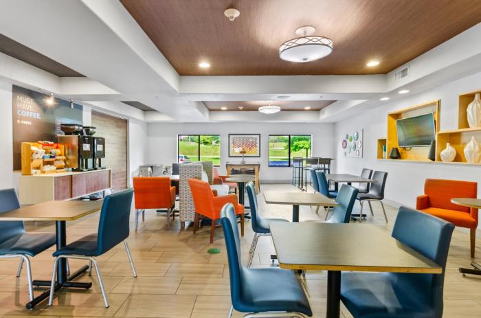 holiday inn express hotel and suites mount airy by ihg