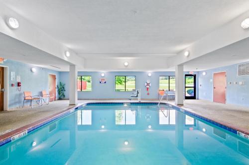 holiday inn express hotel and suites mount airy by ihg