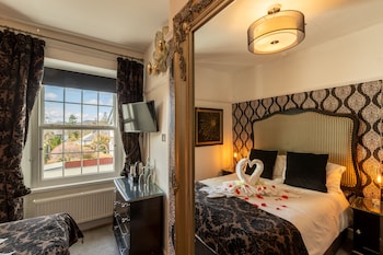 holly lodge guest house