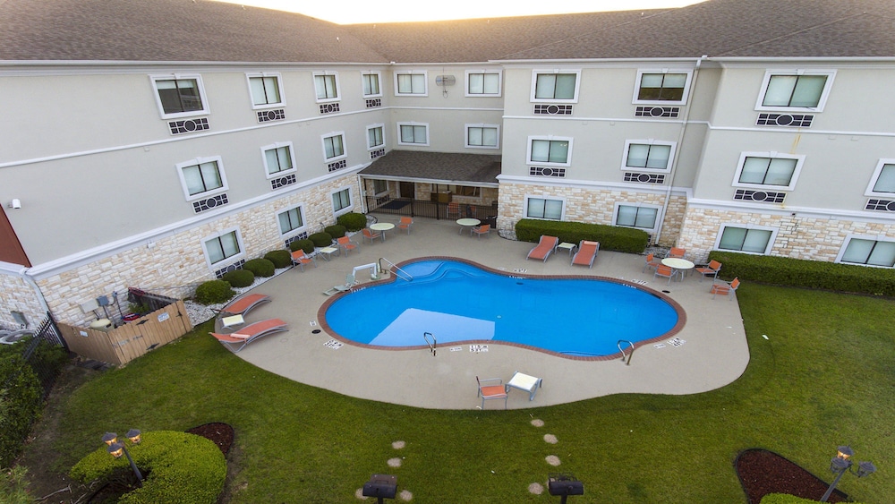 holiday inn express hotel and suites mount pleasant by ihg