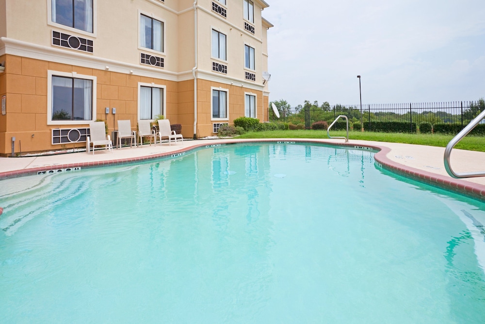 holiday inn express hotel and suites mount pleasant by ihg