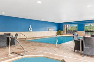 hampton inn and suites grove city