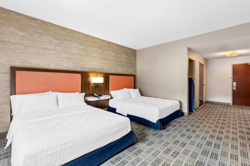 hampton inn and suites grove city