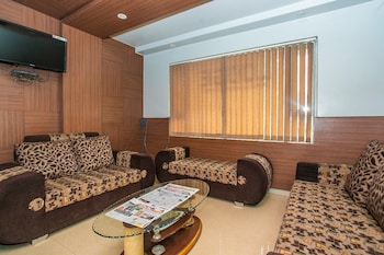 Oyo Flagship 18338 White Fort,33, Dispensary Rd, Kalasipalya, Bengaluru, Karnataka 560002,3 star