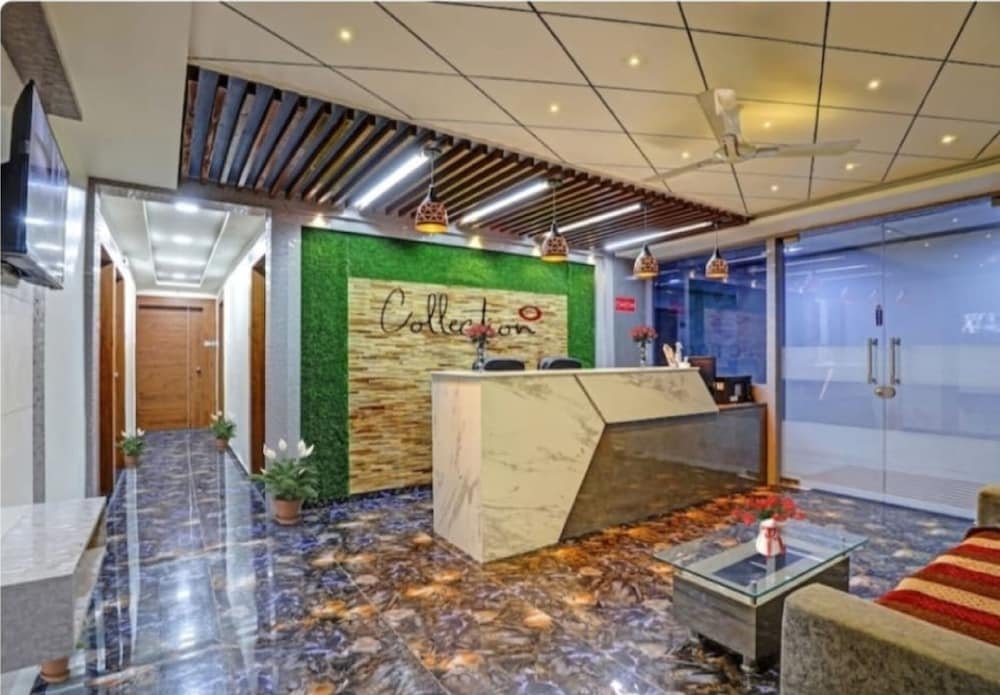 hotel s r vadodara
