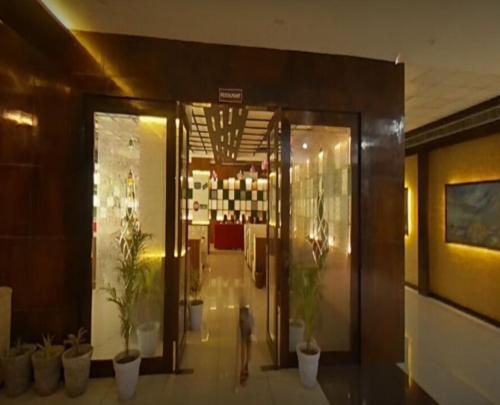 hotel 7 spices restaurant and banquet by wb inn