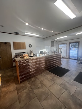Cedarwood Inn Of Ashland,Jackson County>>Ashland,2 star