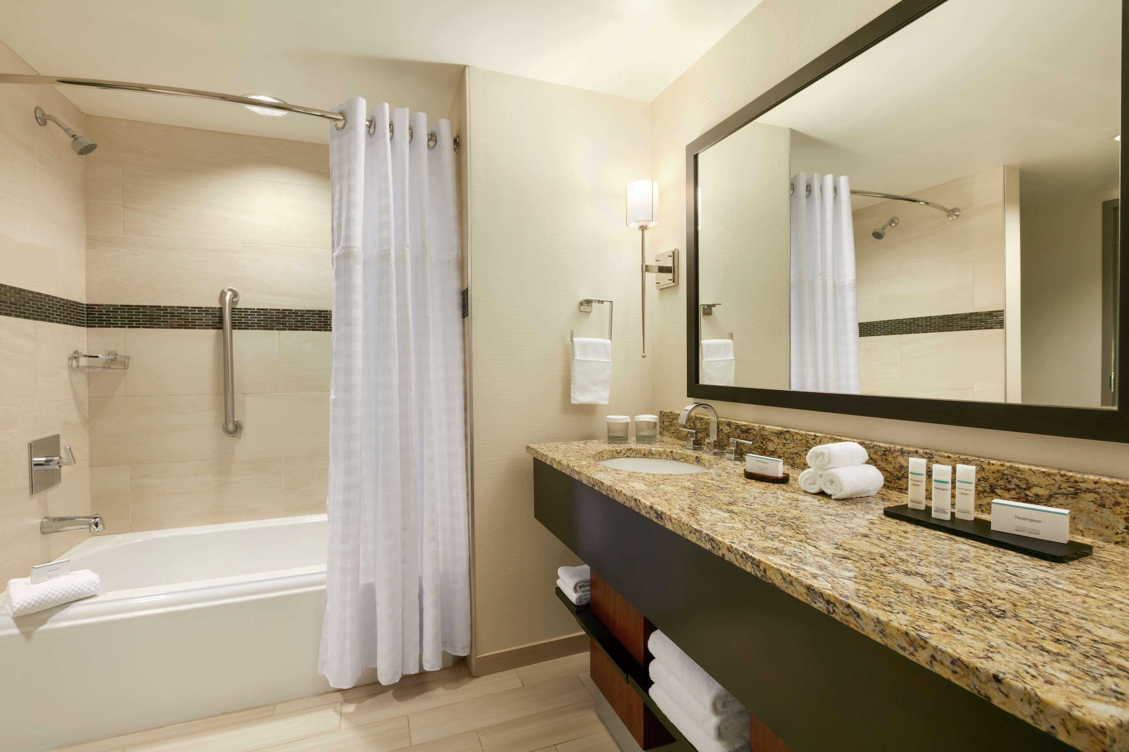 embassy suites chattanooga hamilton place