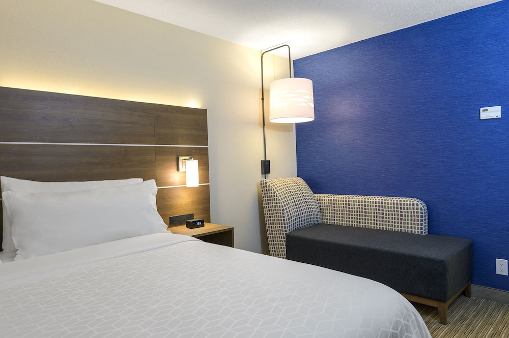 holiday inn express and suites north bay by ihg