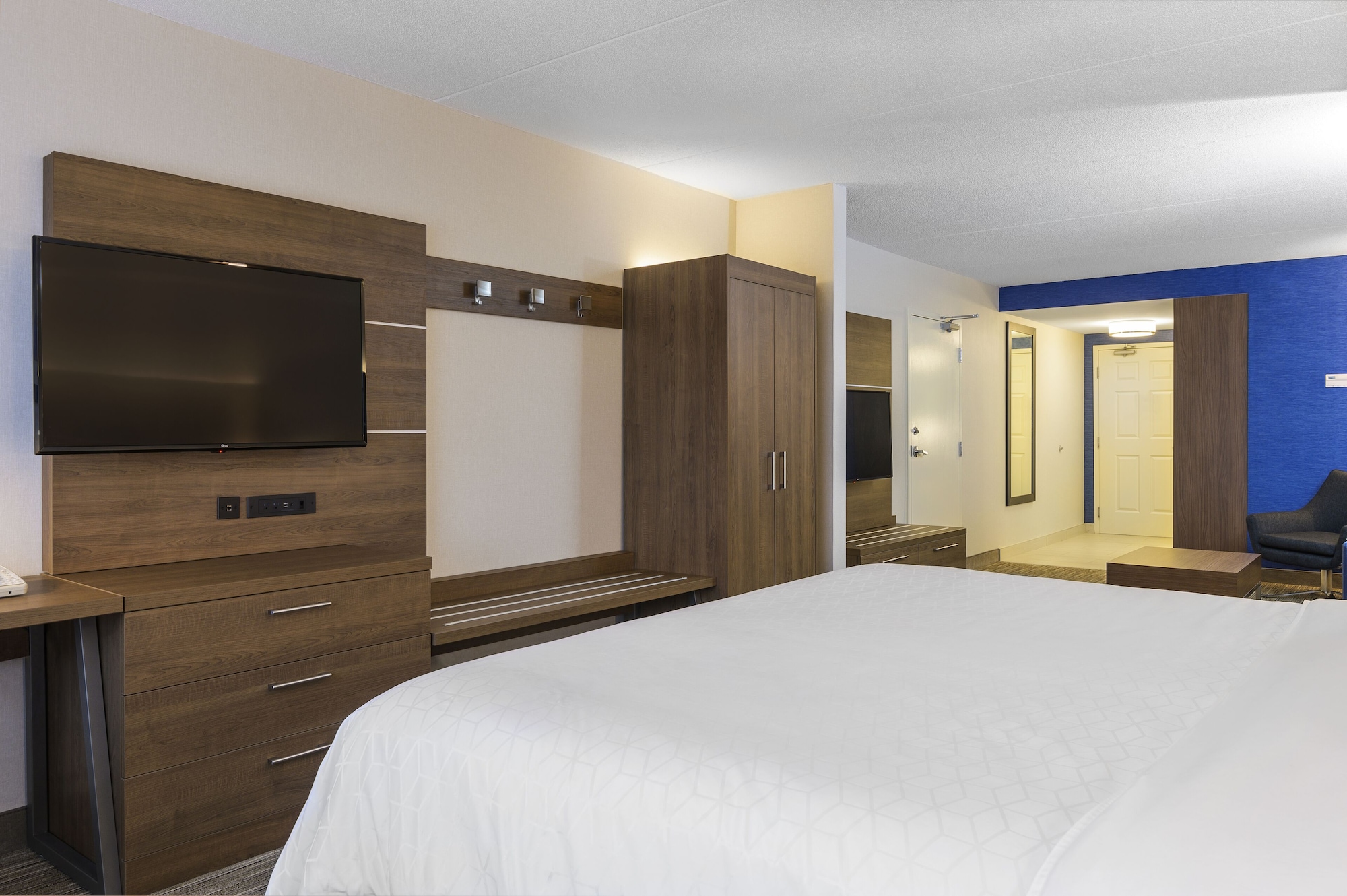 holiday inn express and suites north bay by ihg