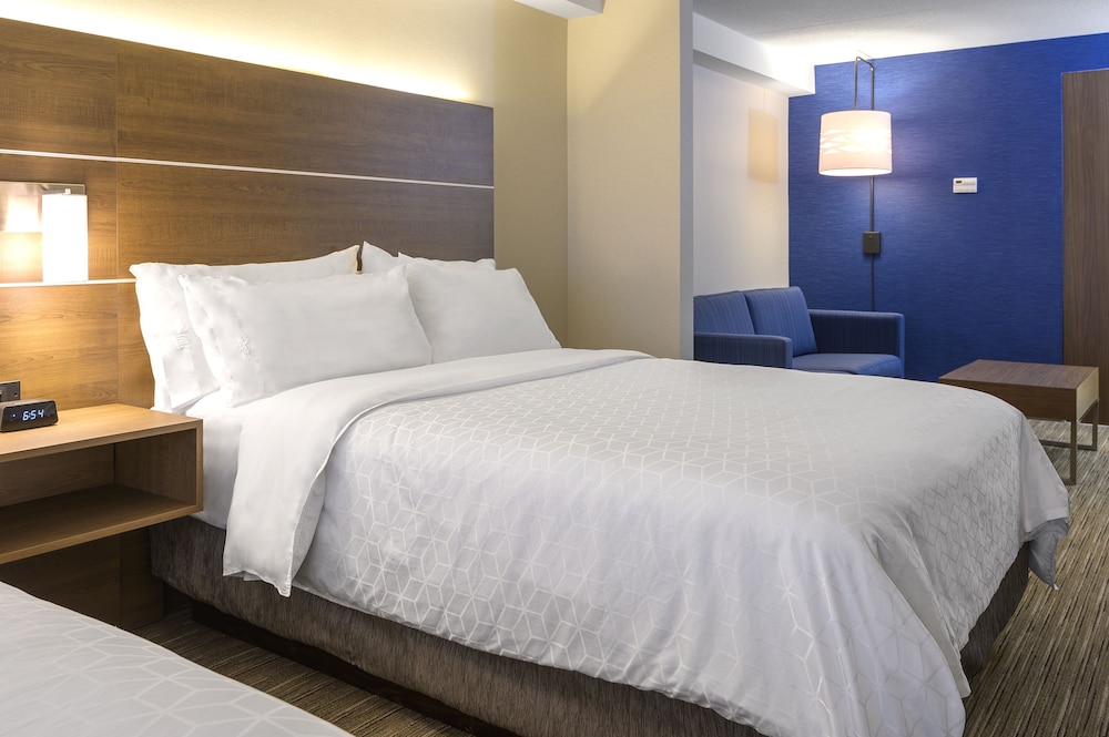 holiday inn express and suites north bay by ihg