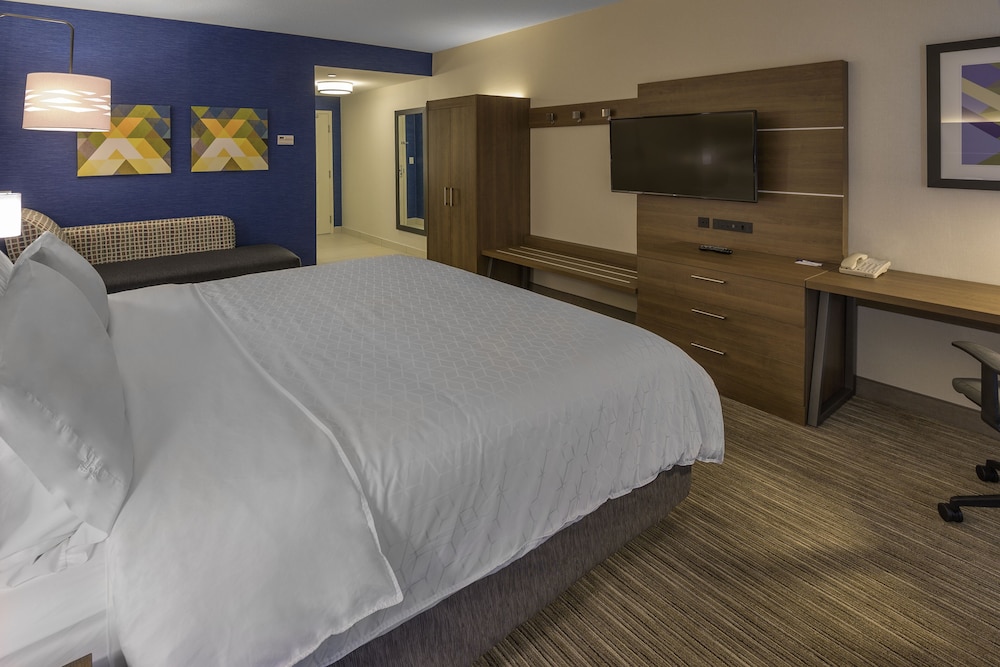 holiday inn express and suites north bay by ihg