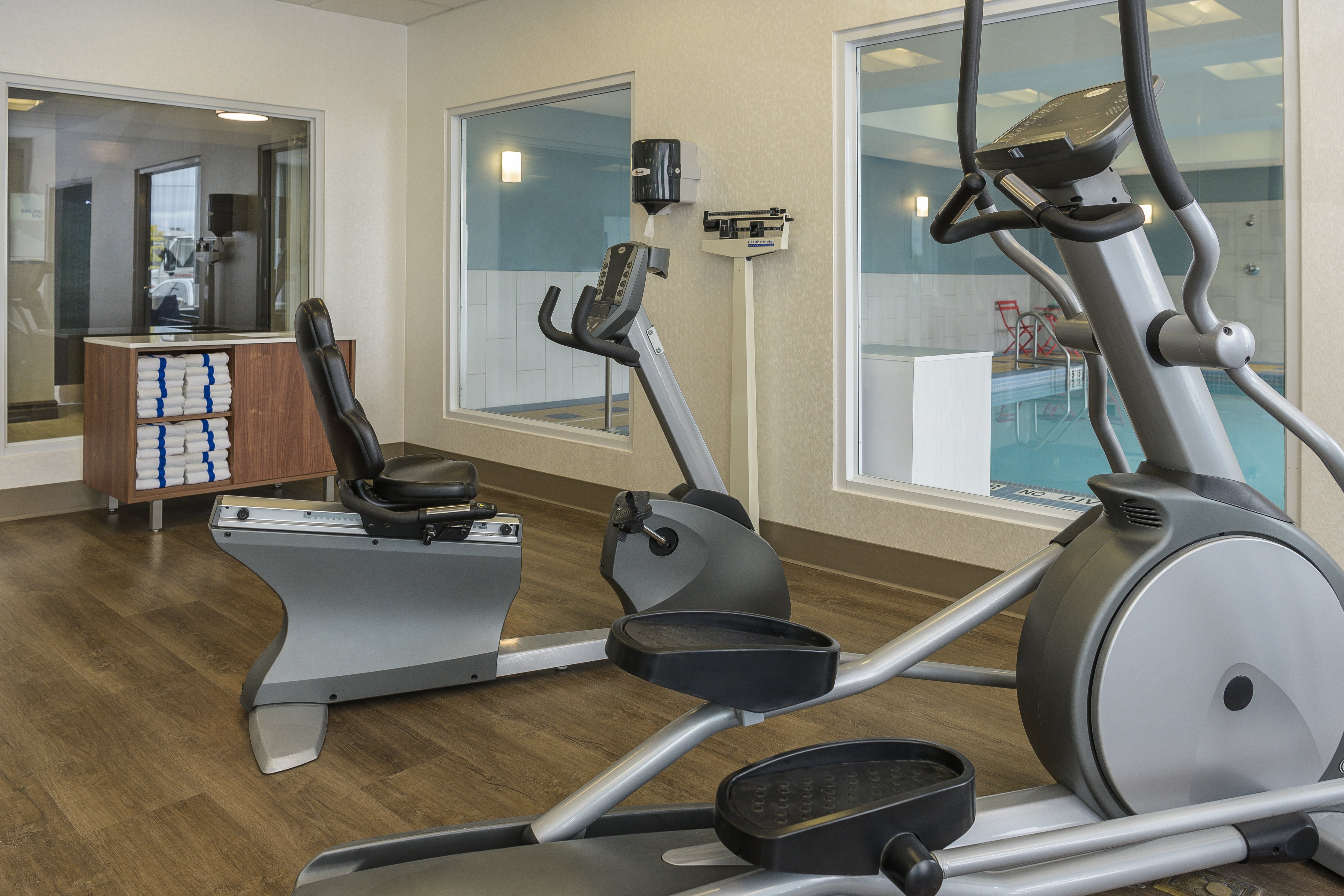 holiday inn express and suites north bay by ihg