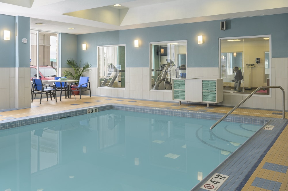holiday inn express and suites north bay by ihg