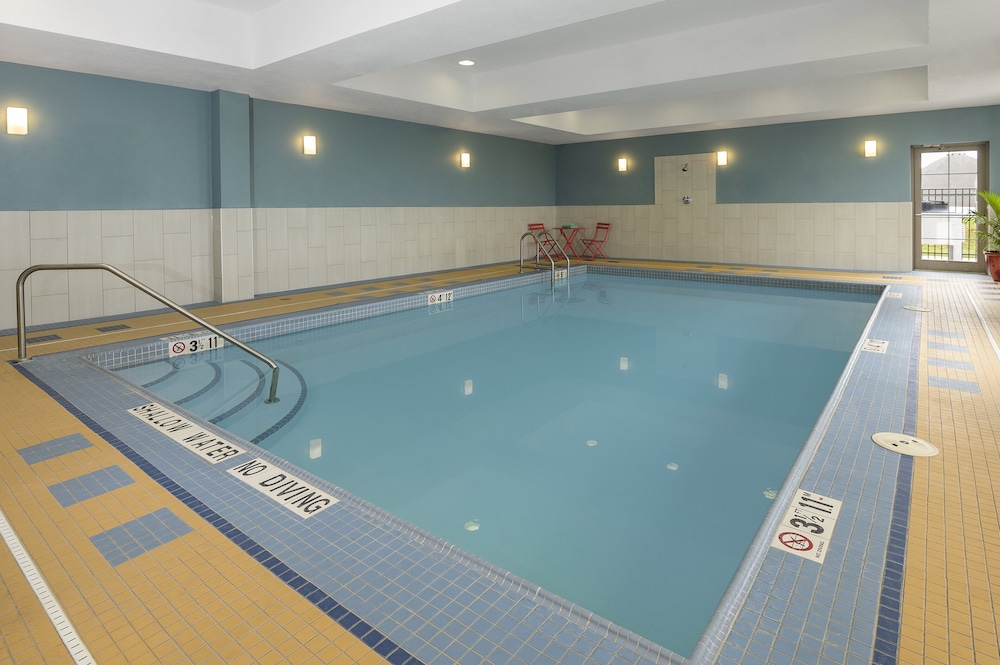 holiday inn express and suites north bay by ihg