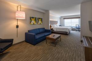 holiday inn express and suites north bay by ihg