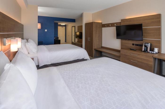 holiday inn express and suites north bay by ihg