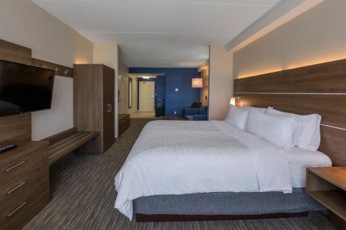 holiday inn express and suites north bay by ihg