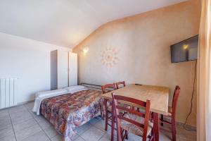 marina manna hotel and club village