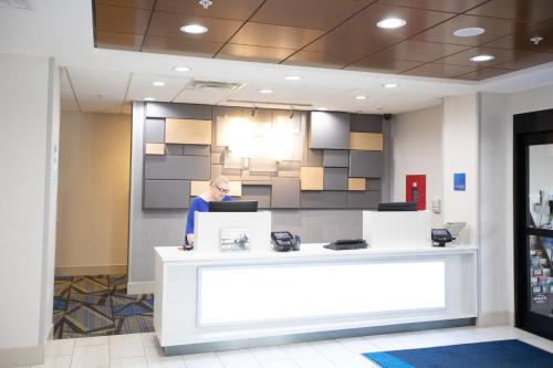 holiday inn express and suites knoxville farragut by ihg