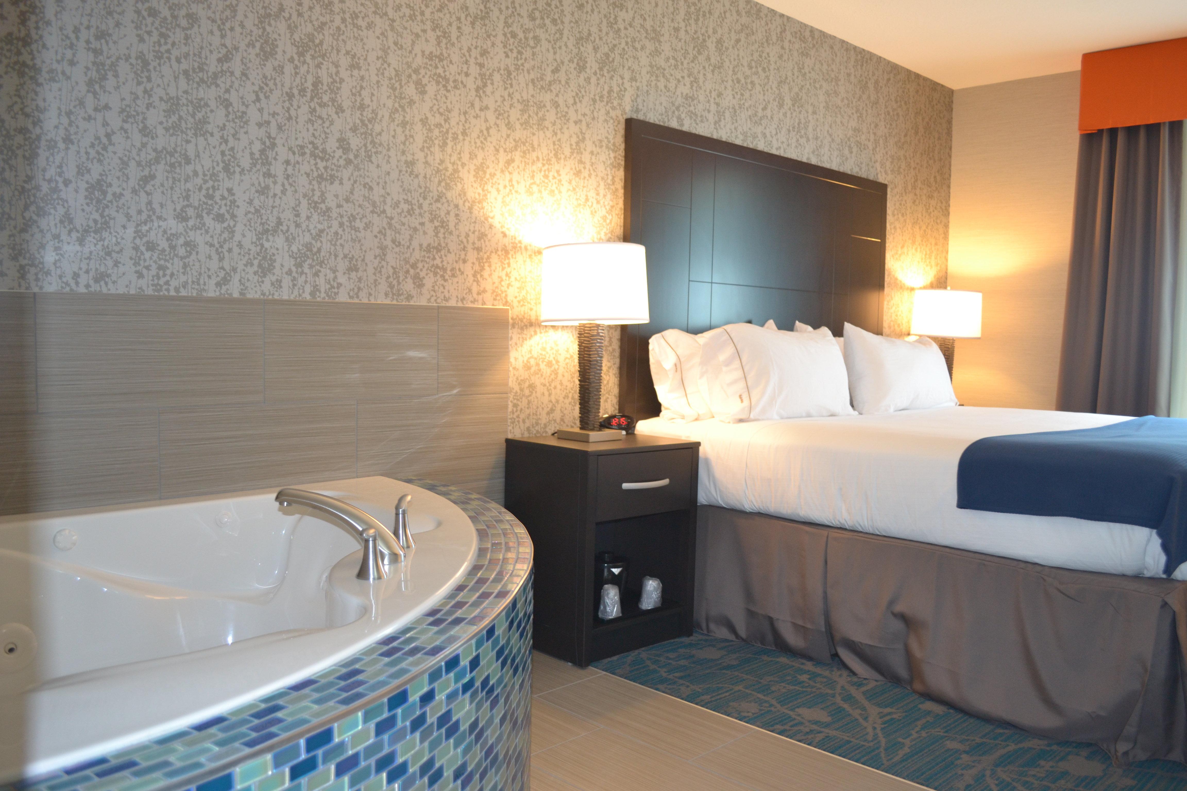 holiday inn express hotel and suites knoxville by ihg