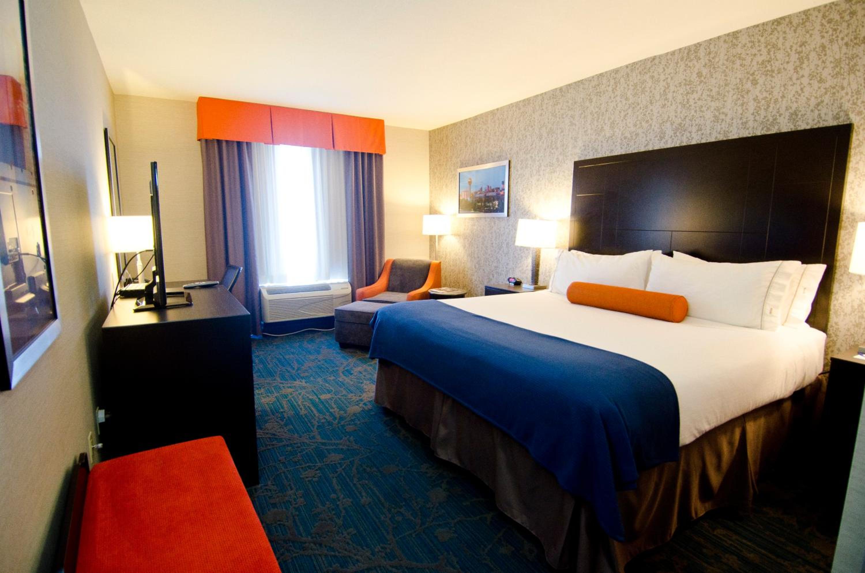 holiday inn express hotel and suites knoxville by ihg