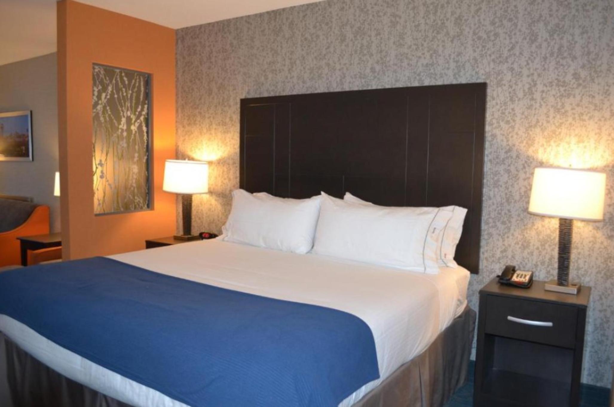 holiday inn express hotel and suites knoxville by ihg
