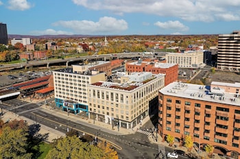 The Capitol Hotel,Near Bushnell Park,3 star