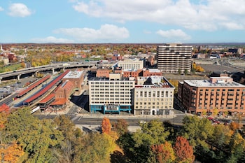The Capitol Hotel,Near Bushnell Park,3 star