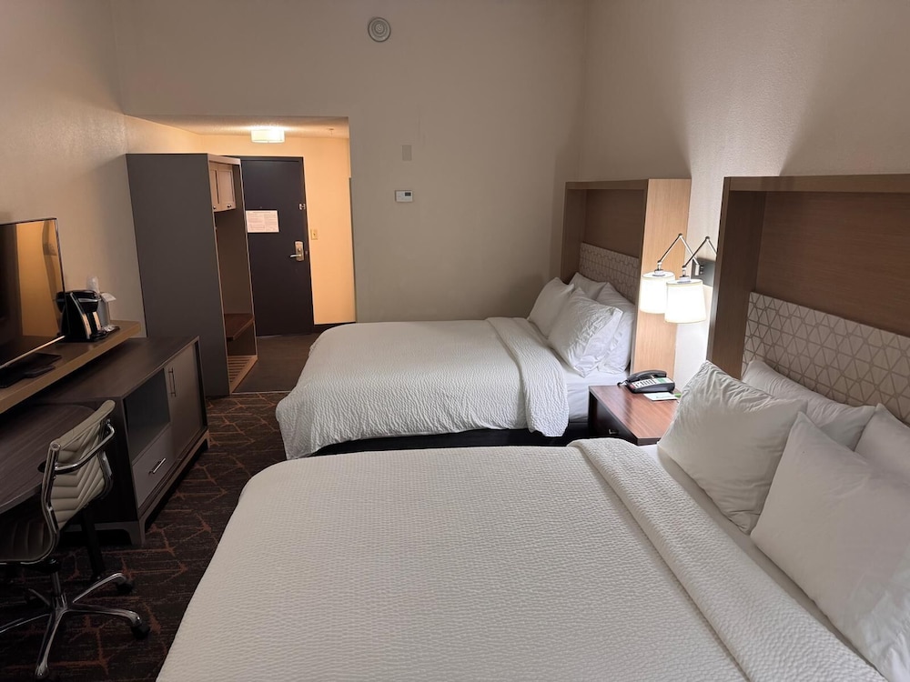holiday inn cheshire southington by ihg
