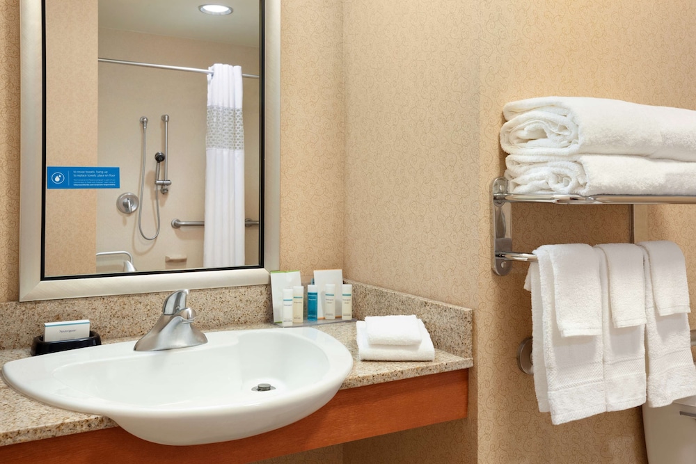 hampton inn and suites hartford east hartford