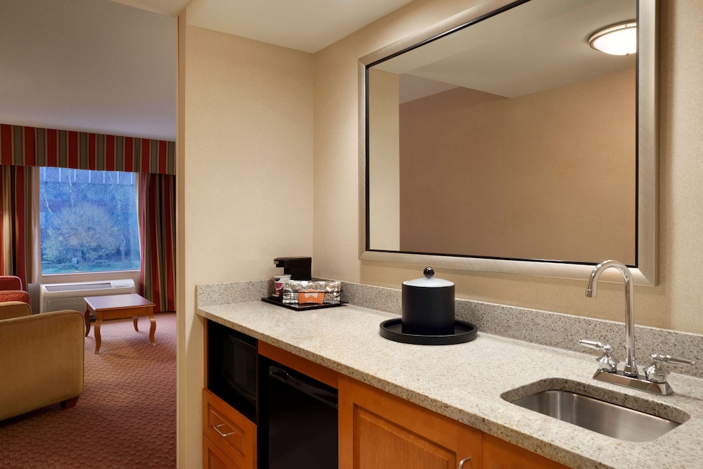 hampton inn and suites hartford east hartford