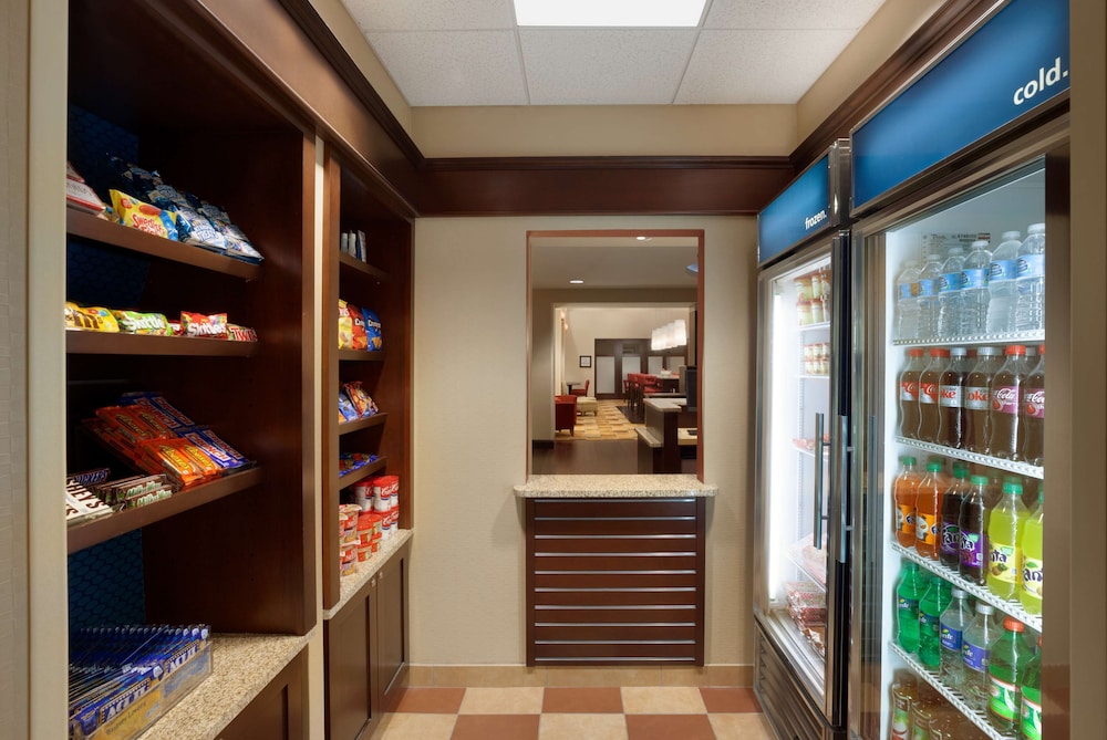 hampton inn and suites hartford east hartford