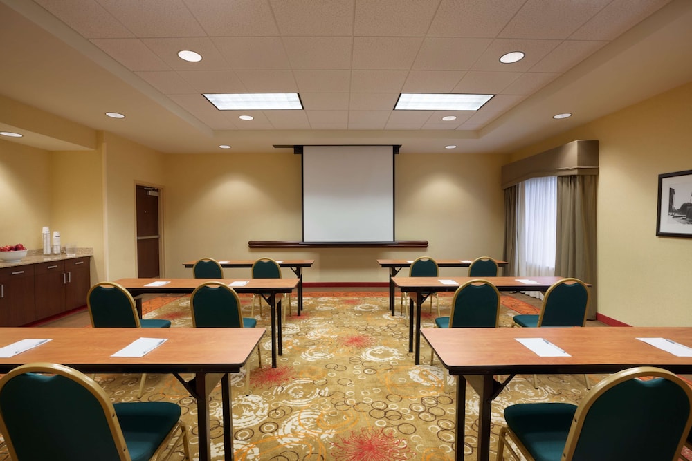 hampton inn and suites hartford east hartford