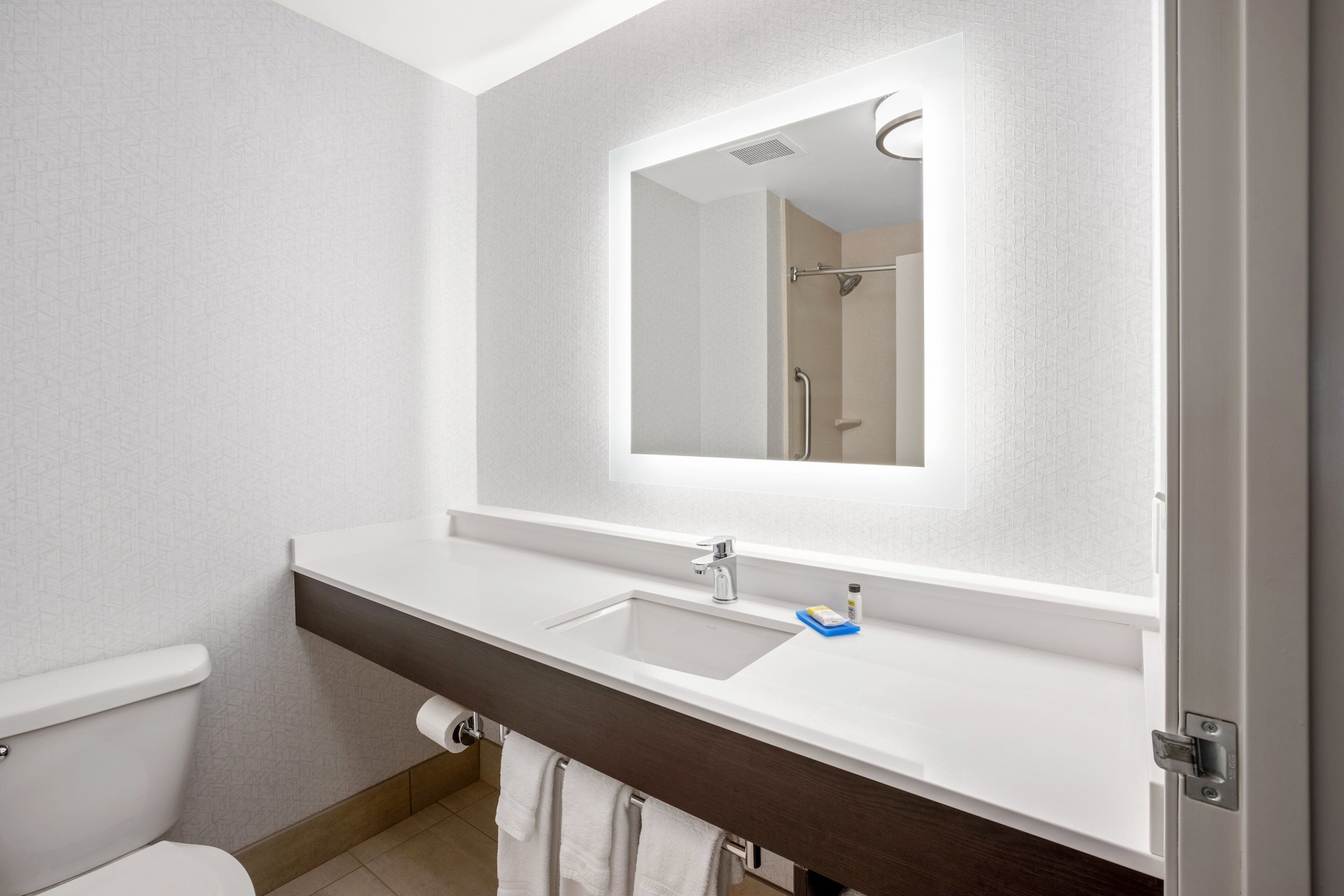 holiday inn express and suites marysville by ihg