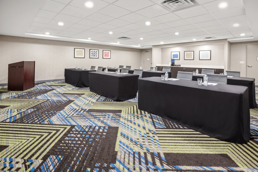 holiday inn express and suites marysville by ihg