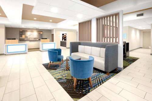 holiday inn express and suites marysville by ihg