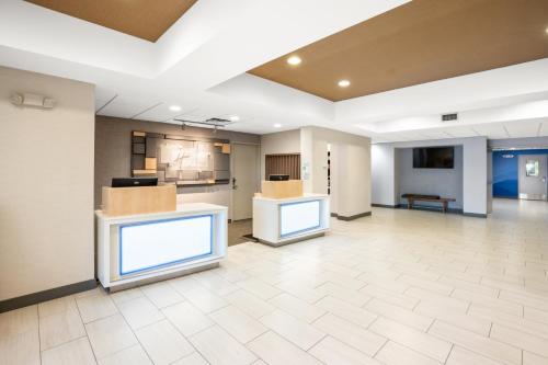 holiday inn express and suites marysville by ihg