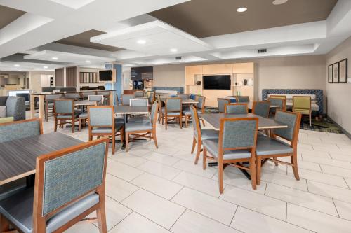 holiday inn express and suites marysville by ihg