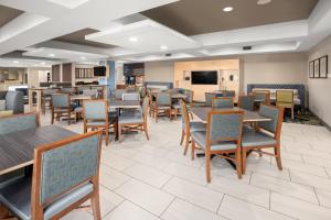 holiday inn express and suites marysville by ihg