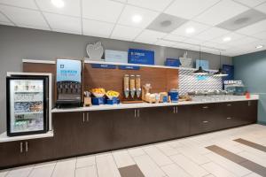 holiday inn express and suites marysville by ihg