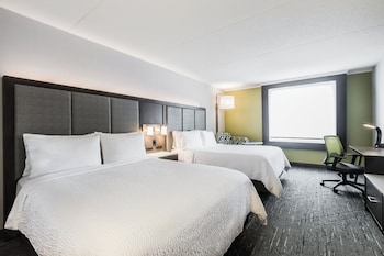 holiday inn express and suites toronto airport sou