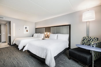 holiday inn express and suites toronto airport sou