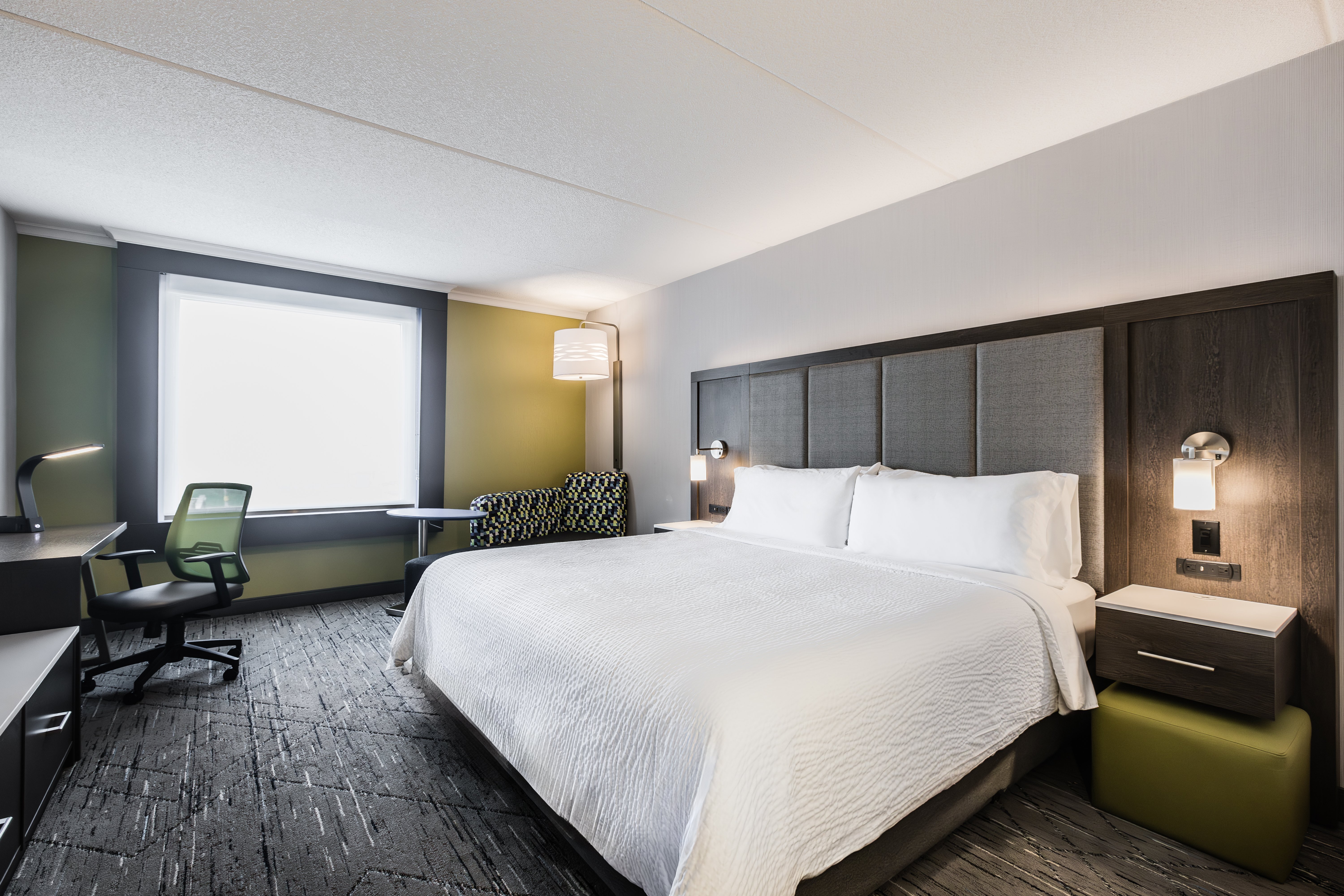 holiday inn express and suites toronto airport sou