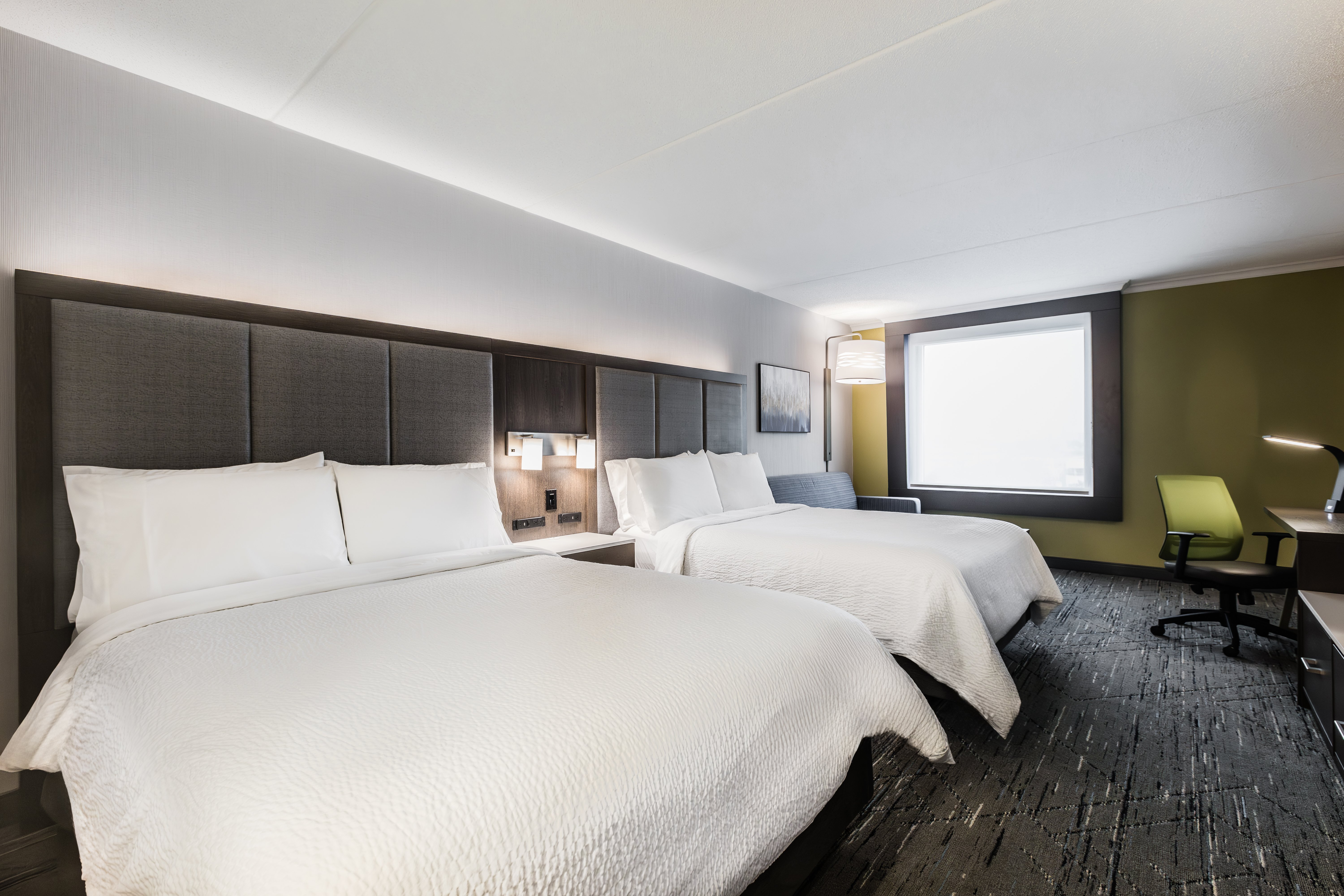 holiday inn express and suites toronto airport sou