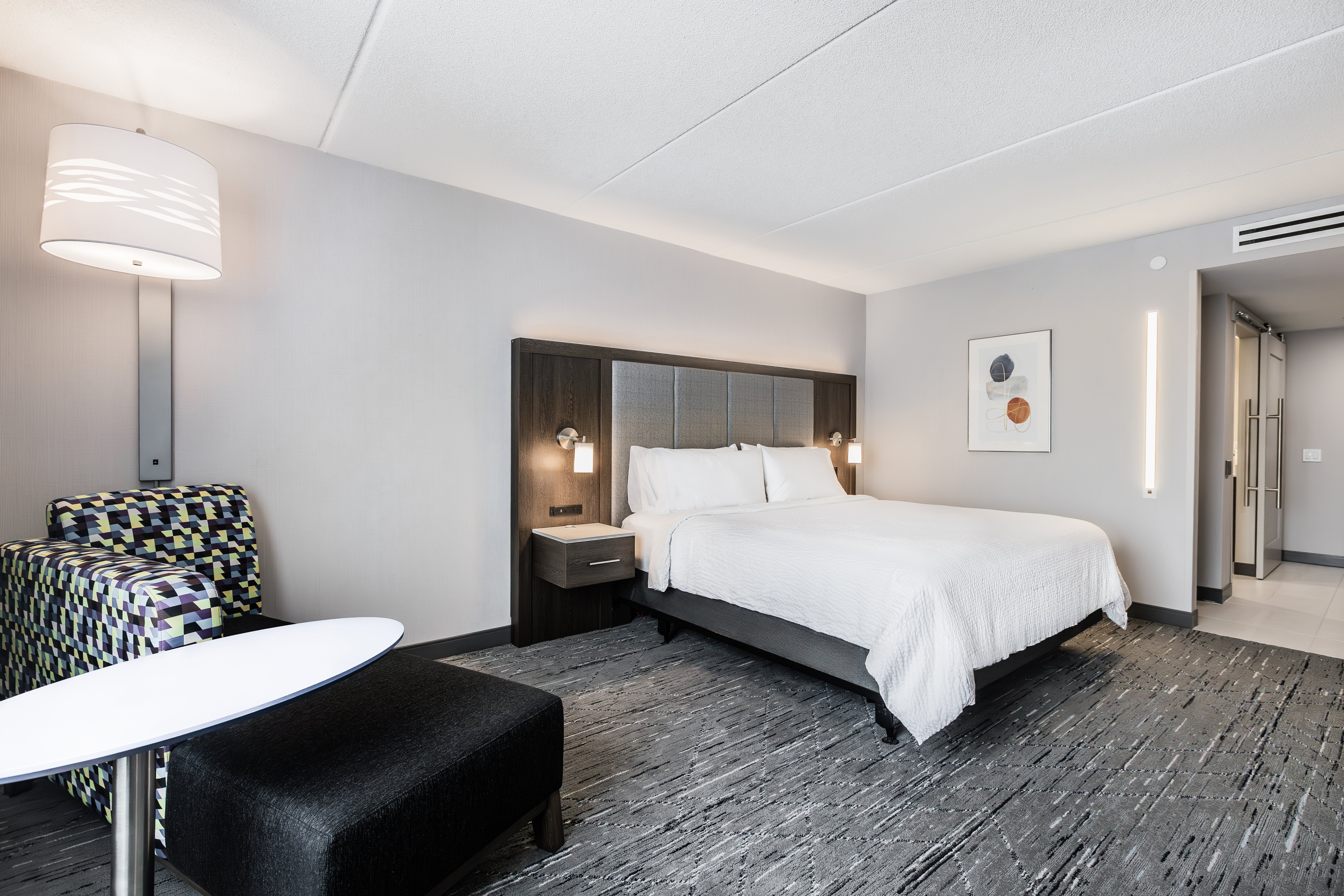 holiday inn express and suites toronto airport sou