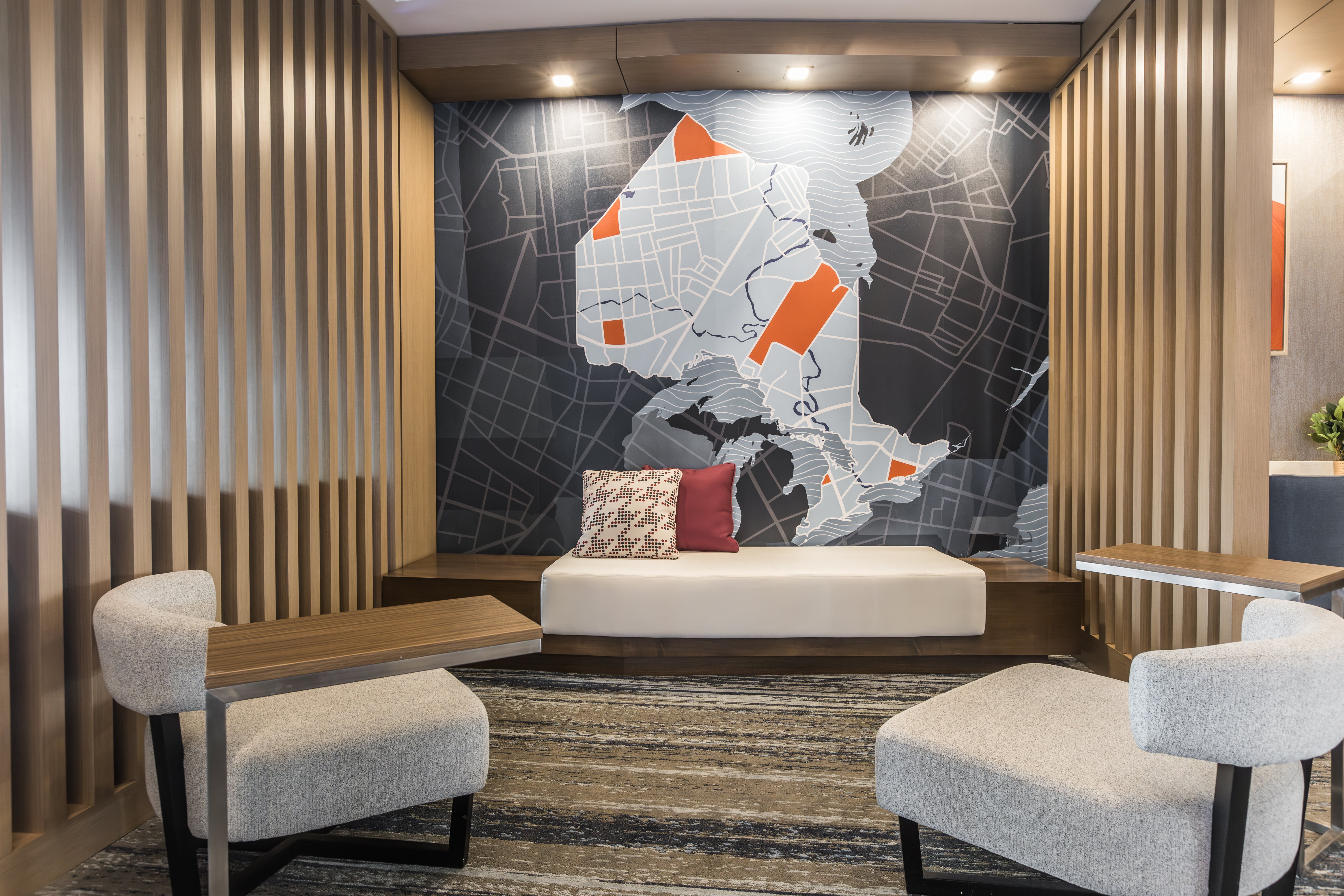 holiday inn express and suites toronto airport sou