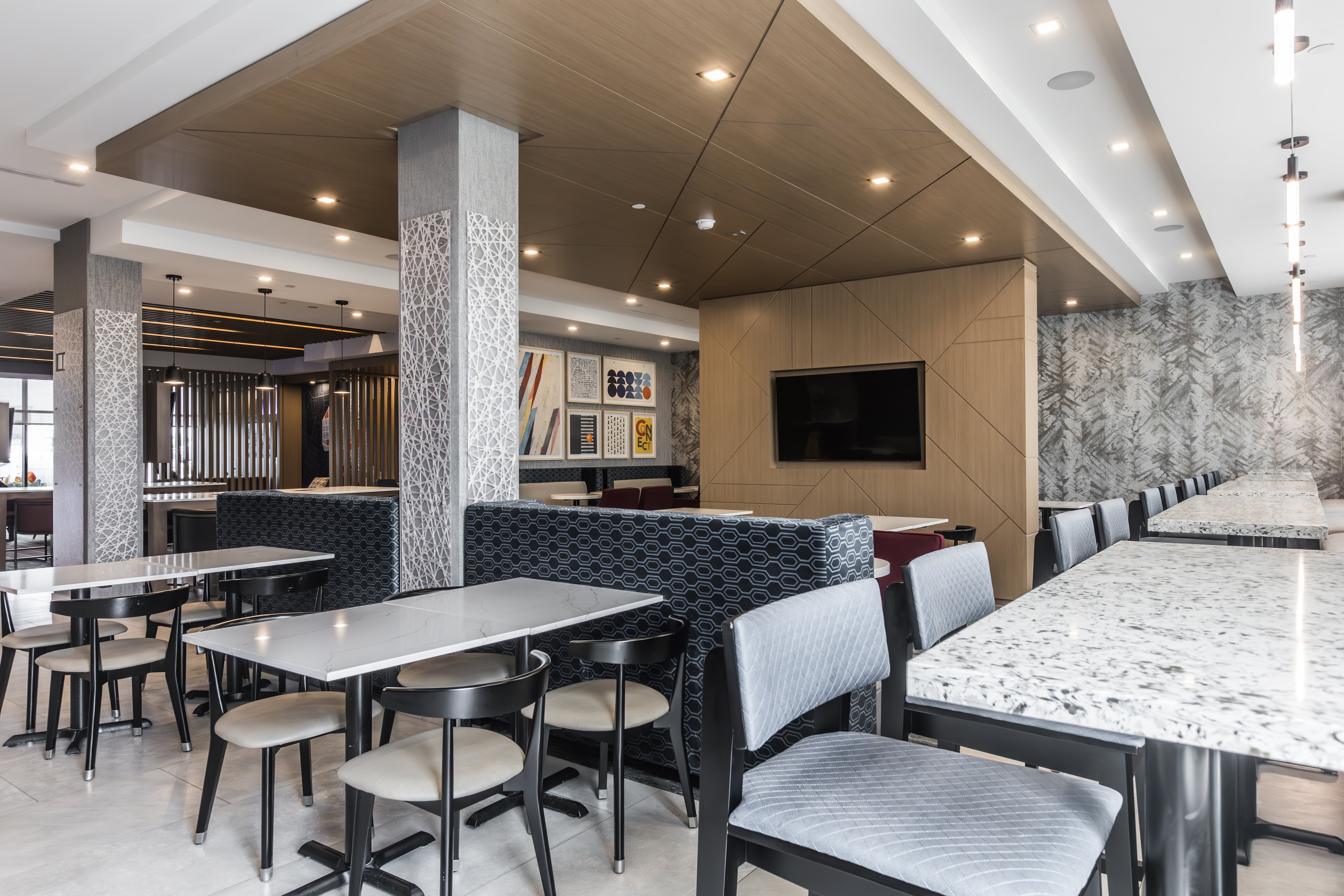 holiday inn express and suites toronto airport sou